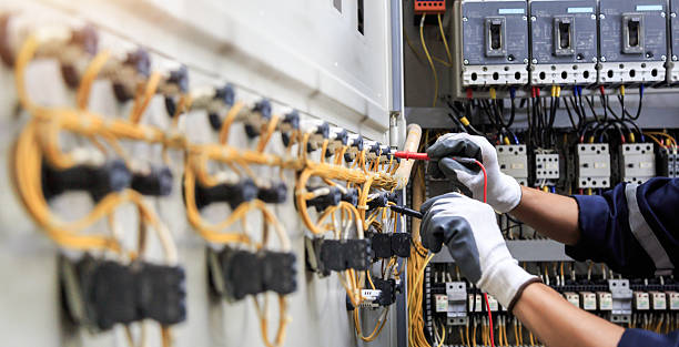 Professional Electrician technician working in Arlington, NE